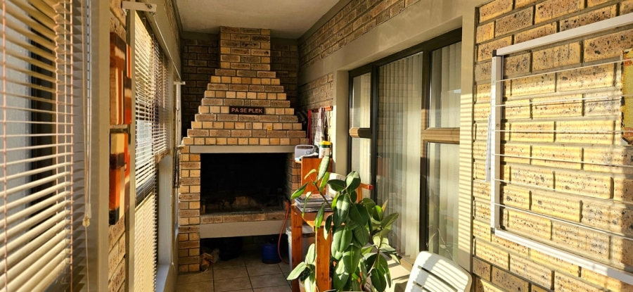 2 Bedroom Property for Sale in De Kelders Western Cape